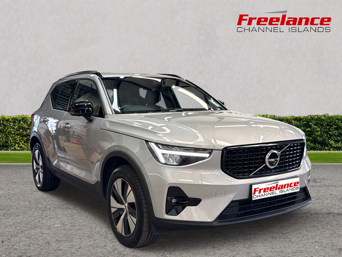 Volvo XC-40 Plus Recharge T4