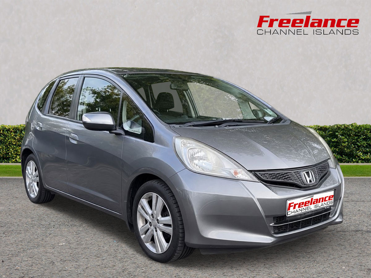 Honda Jazz 1.4 i-VTEC ES Plus CVT Automatic